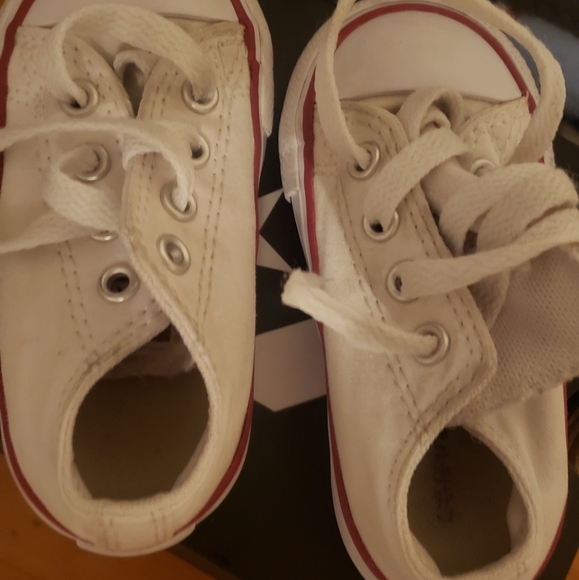 Converse - Picture 2 of 3